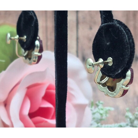 Beautiful Vintage Gold Tone Red Flower Screw Back Clip On Earrings - Picture 5 of 8